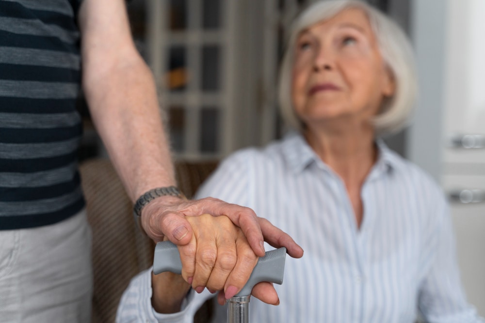 Comprendre les Symptômes Précoces de la Maladie de Parkinson: Signes à Surveiller
